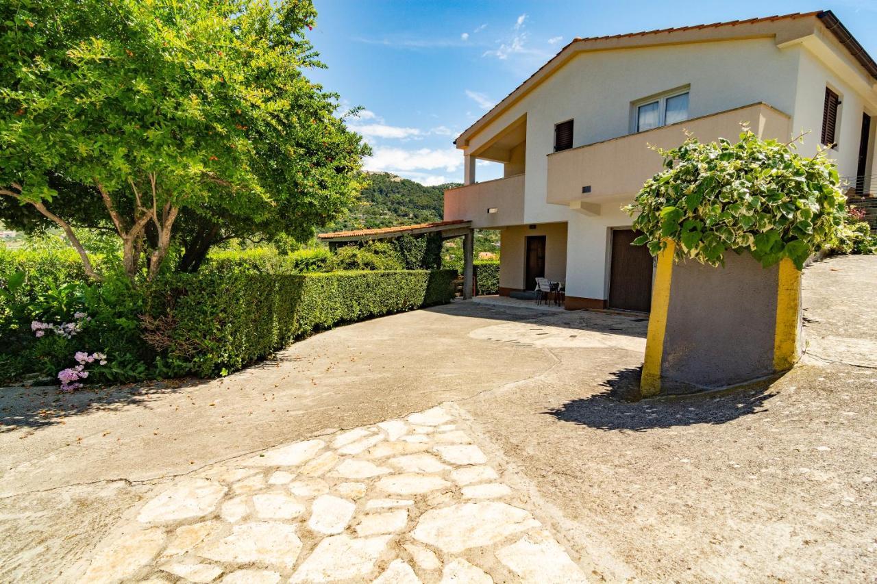 Apartment Dumicic 2 Mundanije Екстериор снимка